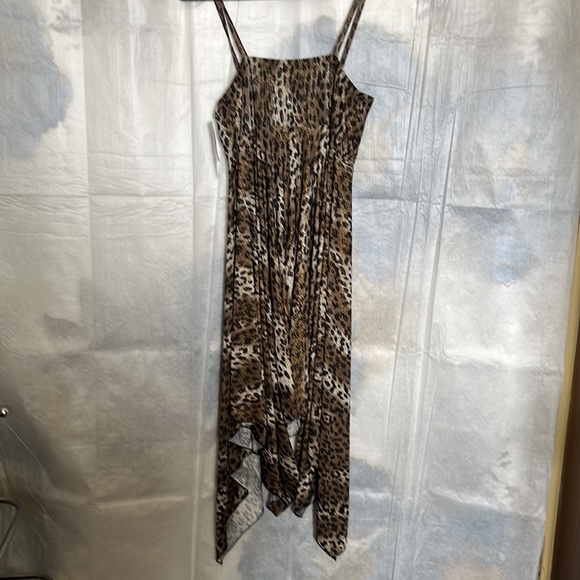 NWT animal print shark bite hem dress - Picture 9 of 10
